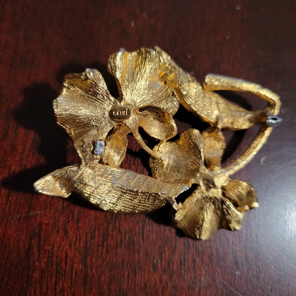 Vintage Cathe Signed Gold Tone Flower Leaf Brooch Repair Missing Pin - Picture 3 of 3